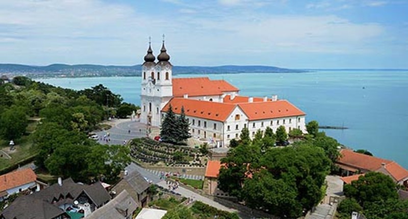 Hungary Lake Balaton Tour with Tihany, Balatonfured and Nagyvazsony castle 